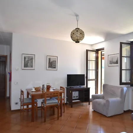 Isola Dei Fiori Apartament